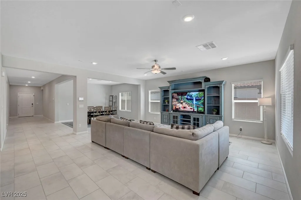 1943 Marks River, North Las Vegas, NV 89084