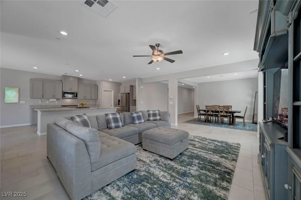 1943 Marks River, North Las Vegas, NV 89084