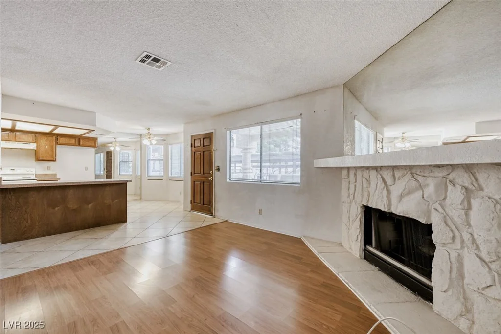 1017 Falconhead, Las Vegas, NV 89128