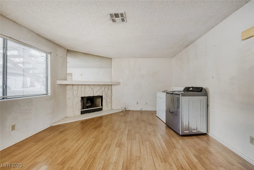1017 Falconhead, Las Vegas, NV 89128