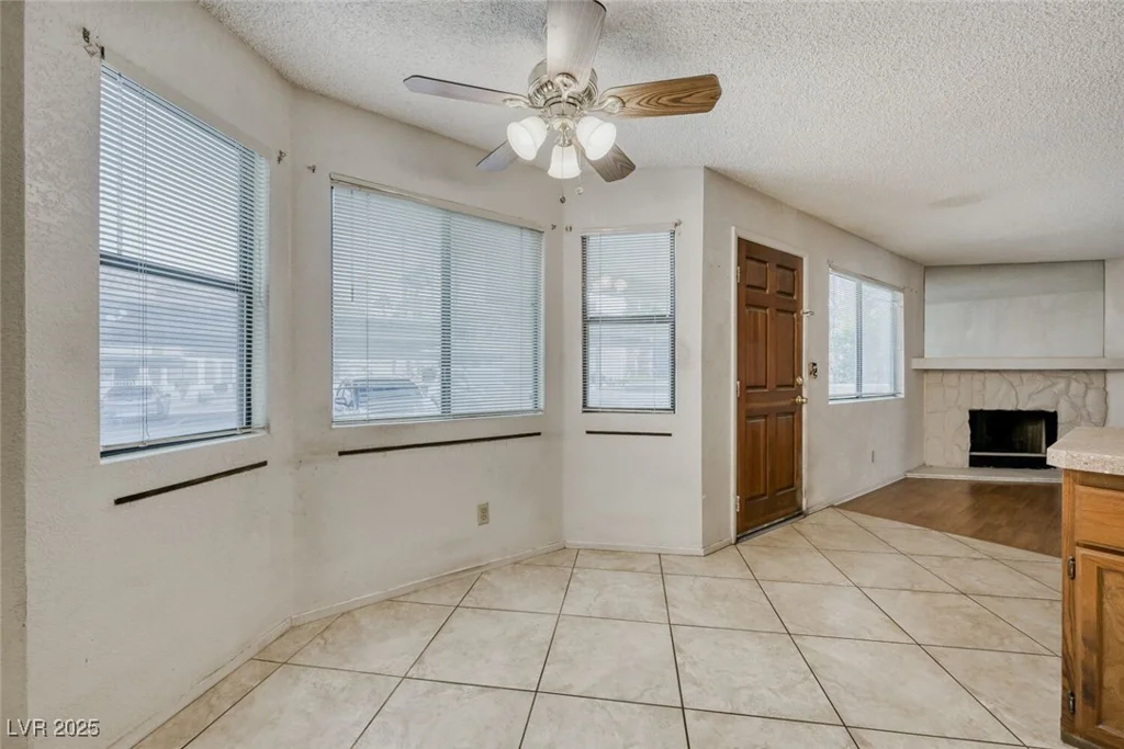 1017 Falconhead, Las Vegas, NV 89128
