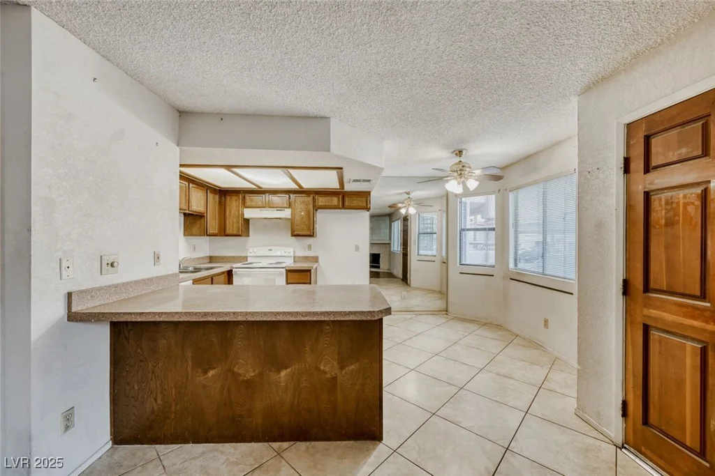 1017 Falconhead, Las Vegas, NV 89128