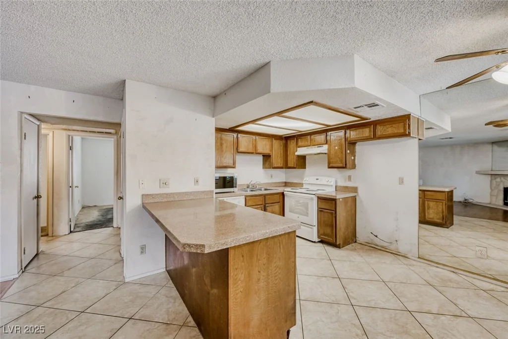 1017 Falconhead, Las Vegas, NV 89128