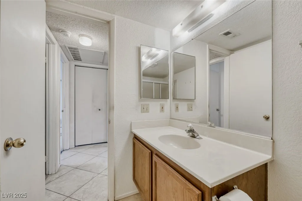 1017 Falconhead, Las Vegas, NV 89128