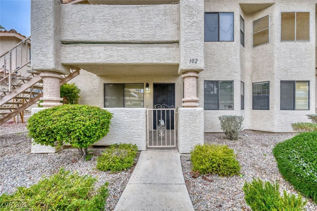 1017 Falconhead, Las Vegas, NV 89128