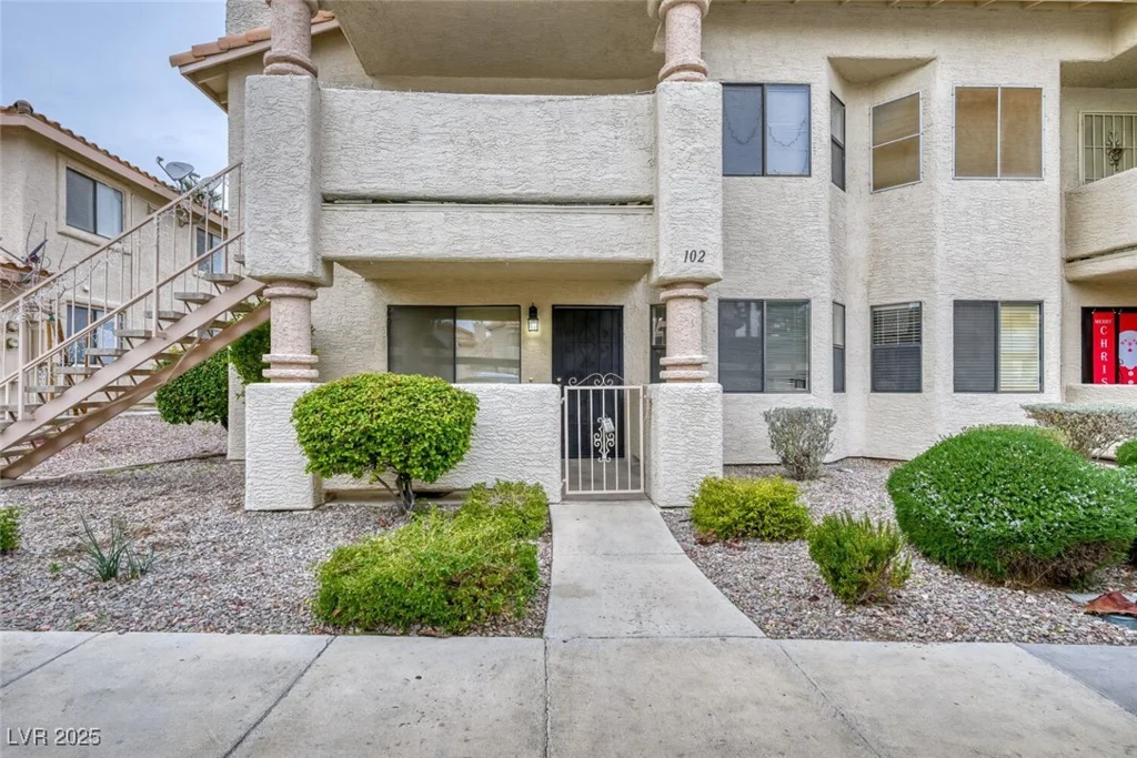 1017 Falconhead, Las Vegas, NV 89128
