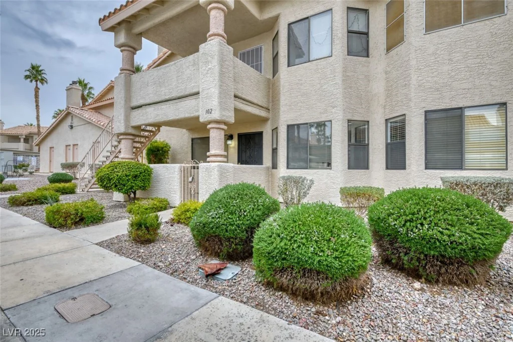 1017 Falconhead, Las Vegas, NV 89128