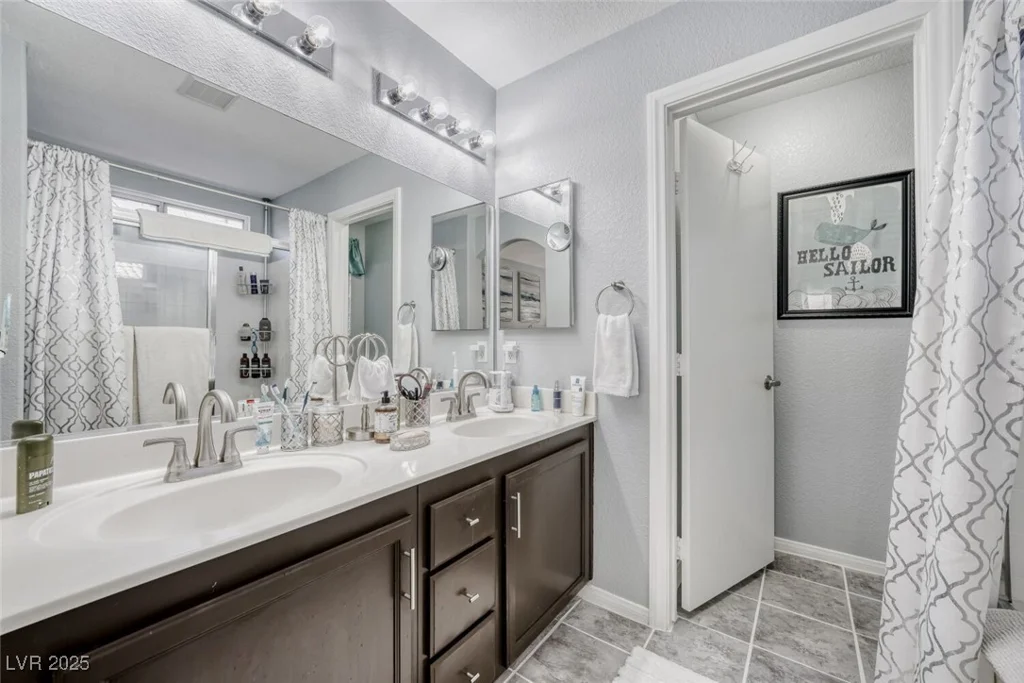 10009 Calabasas, Las Vegas, NV 89117