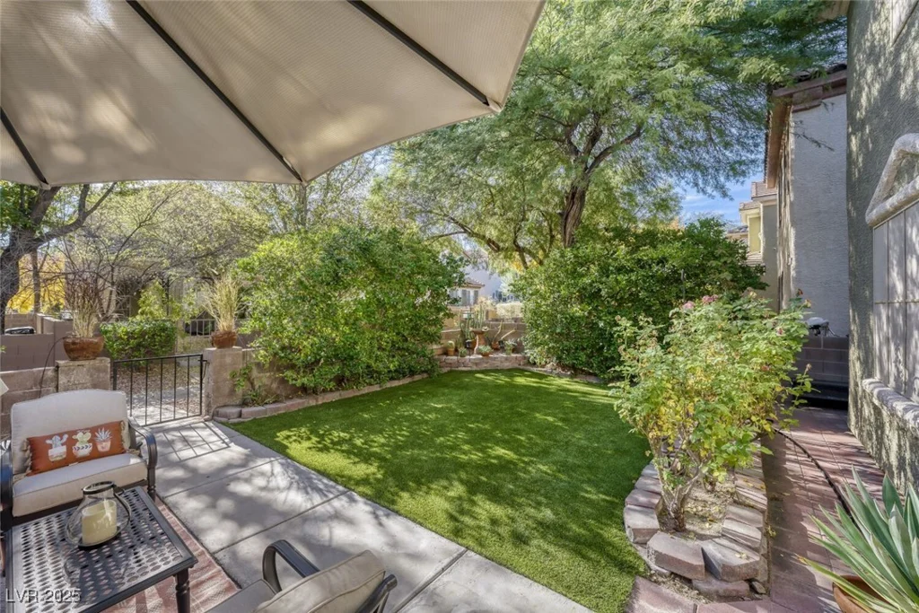 10009 Calabasas, Las Vegas, NV 89117