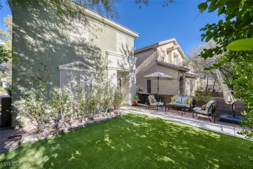 10009 Calabasas, Las Vegas, NV 89117