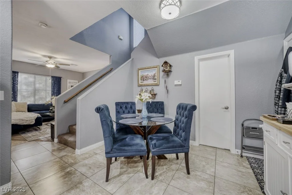 10009 Calabasas, Las Vegas, NV 89117