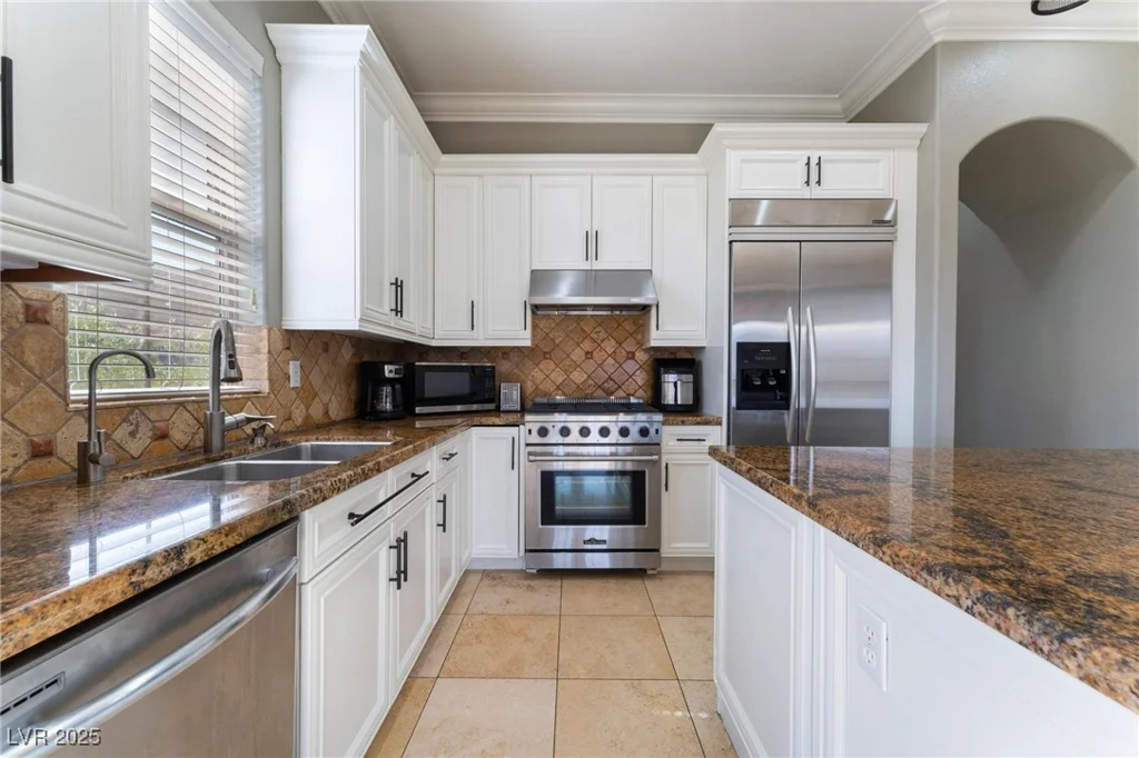 24 Via Vasari, Henderson, NV 89011