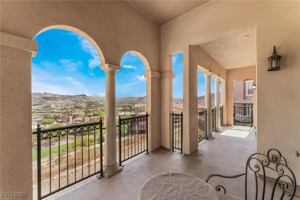 24 Via Vasari, Henderson, NV 89011