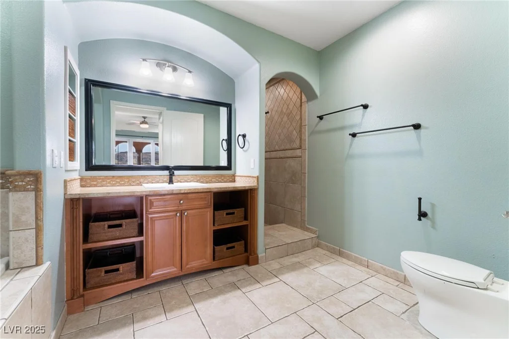 24 Via Vasari, Henderson, NV 89011