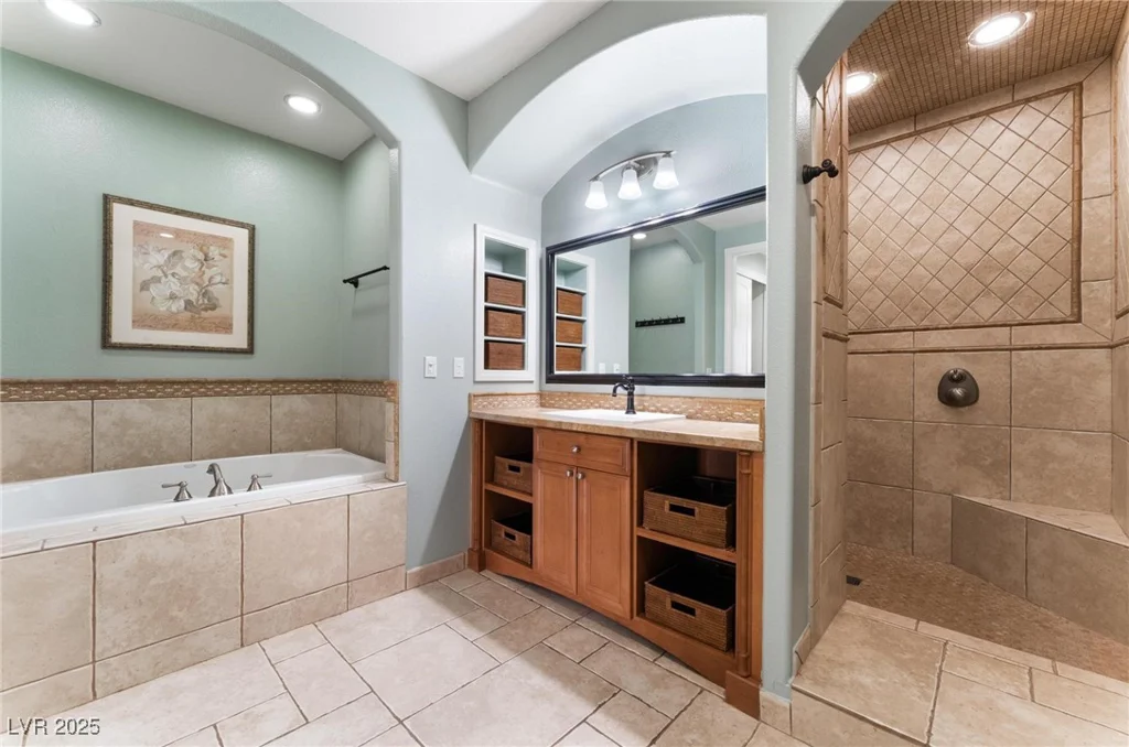 24 Via Vasari, Henderson, NV 89011