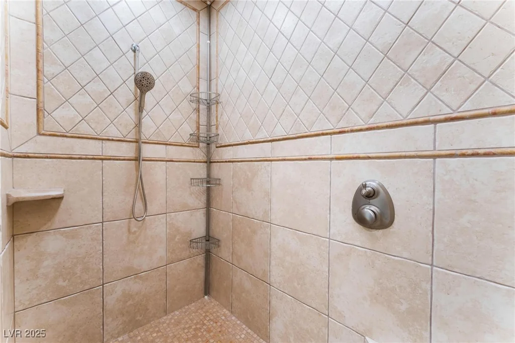 24 Via Vasari, Henderson, NV 89011
