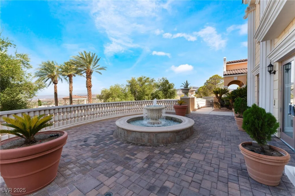 24 Via Vasari, Henderson, NV 89011