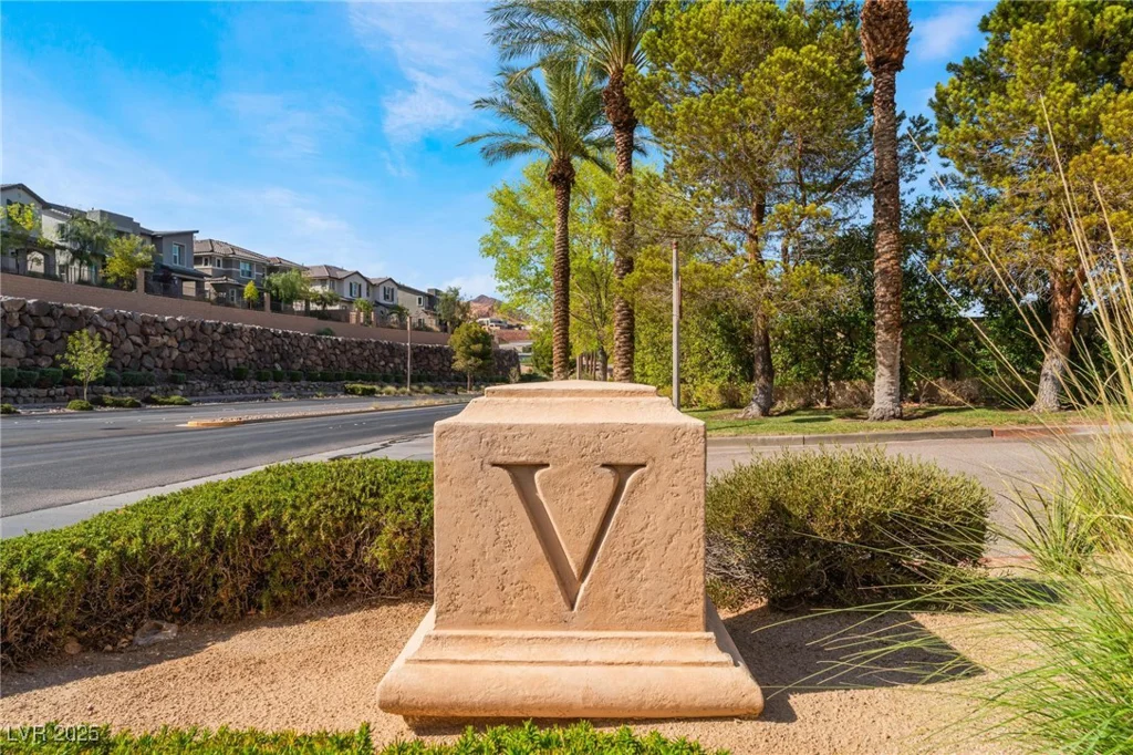 24 Via Vasari, Henderson, NV 89011