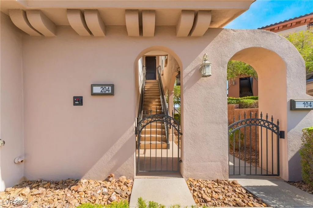 24 Via Vasari, Henderson, NV 89011