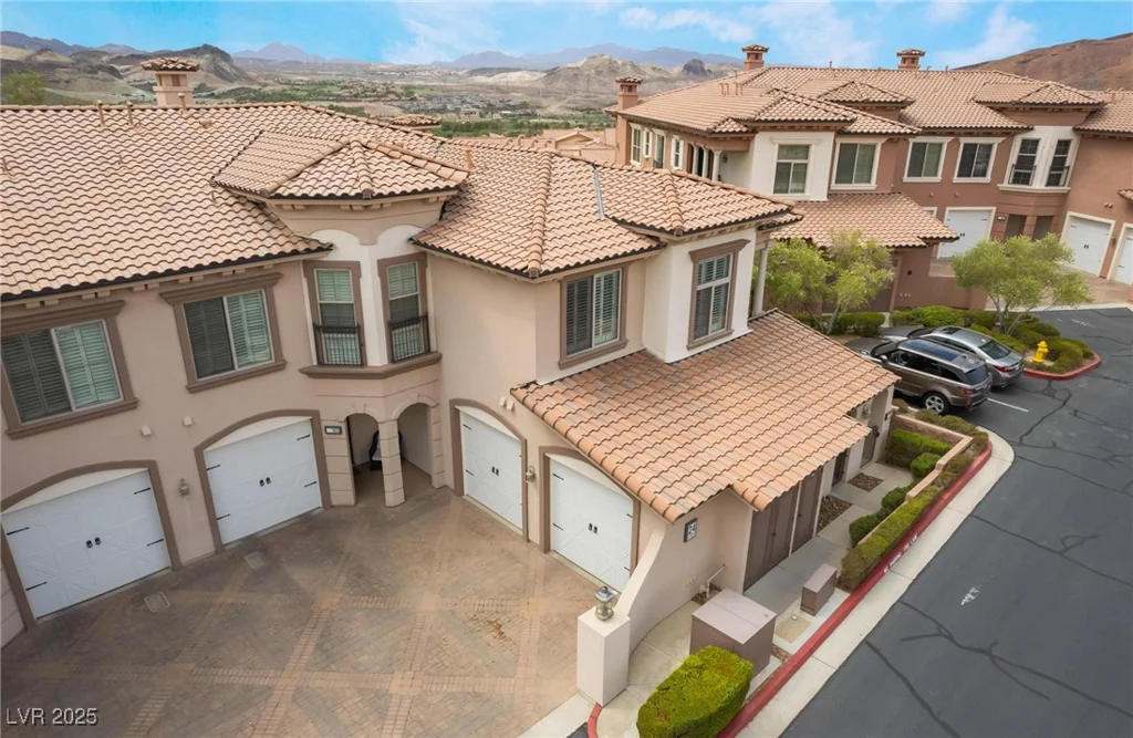 24 Via Vasari, Henderson, NV 89011