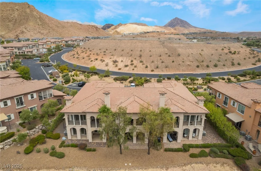 24 Via Vasari, Henderson, NV 89011