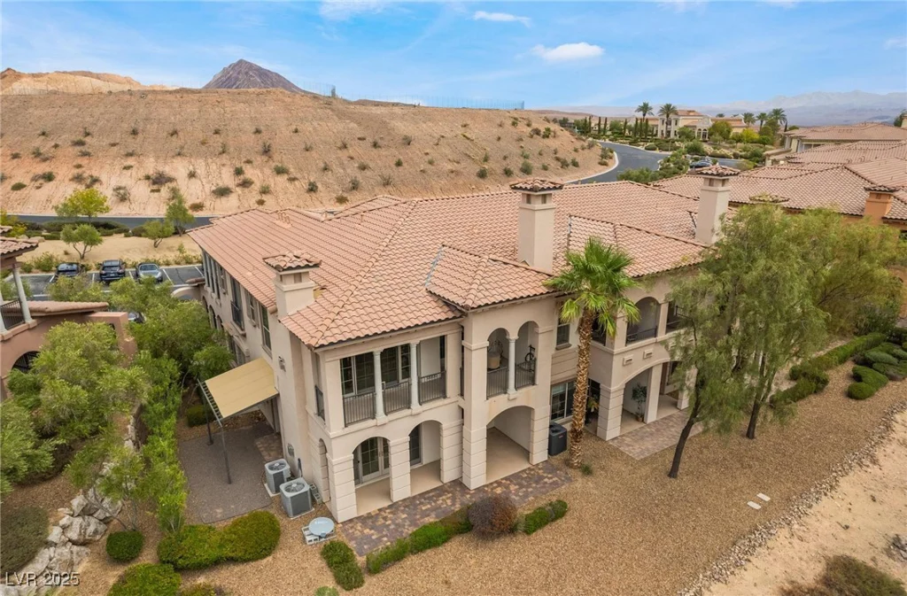 24 Via Vasari, Henderson, NV 89011