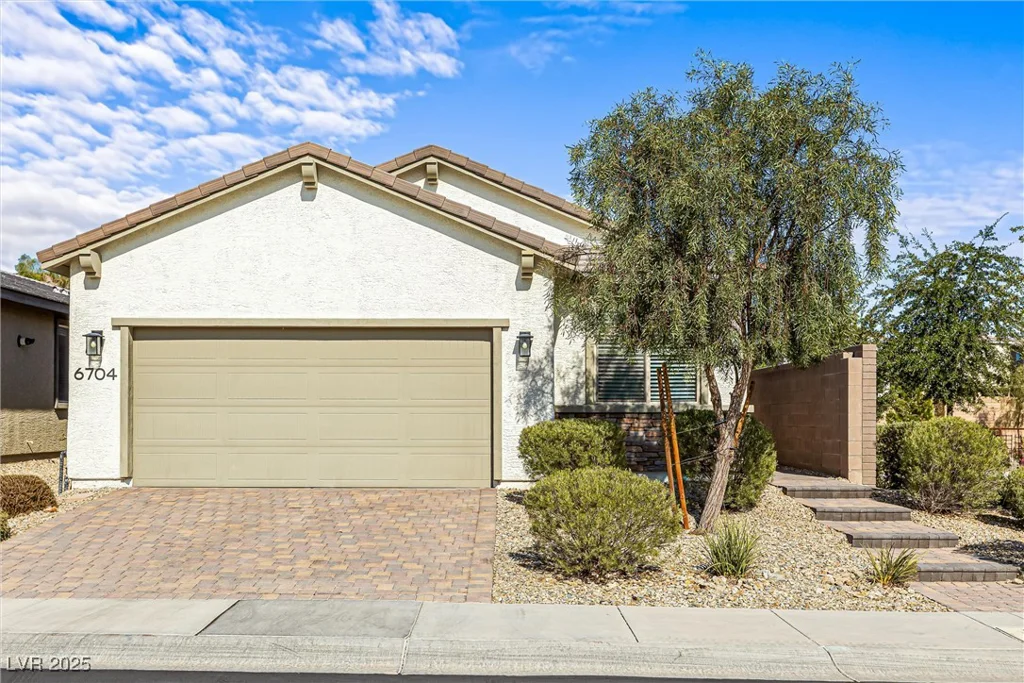 6704 Millbury, North Las Vegas, NV 89086