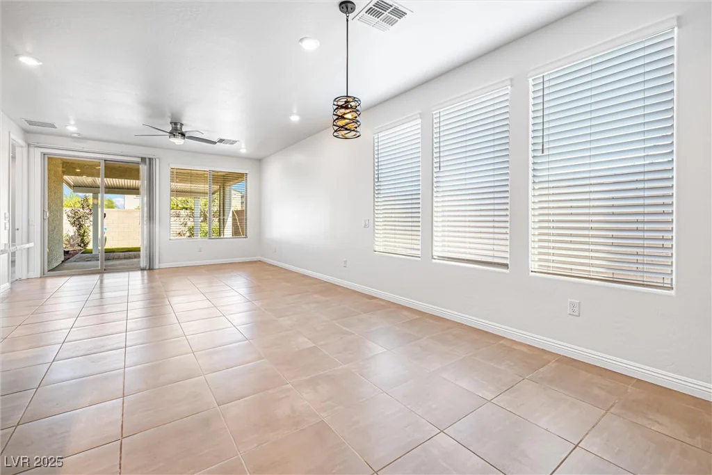 6704 Millbury, North Las Vegas, NV 89086
