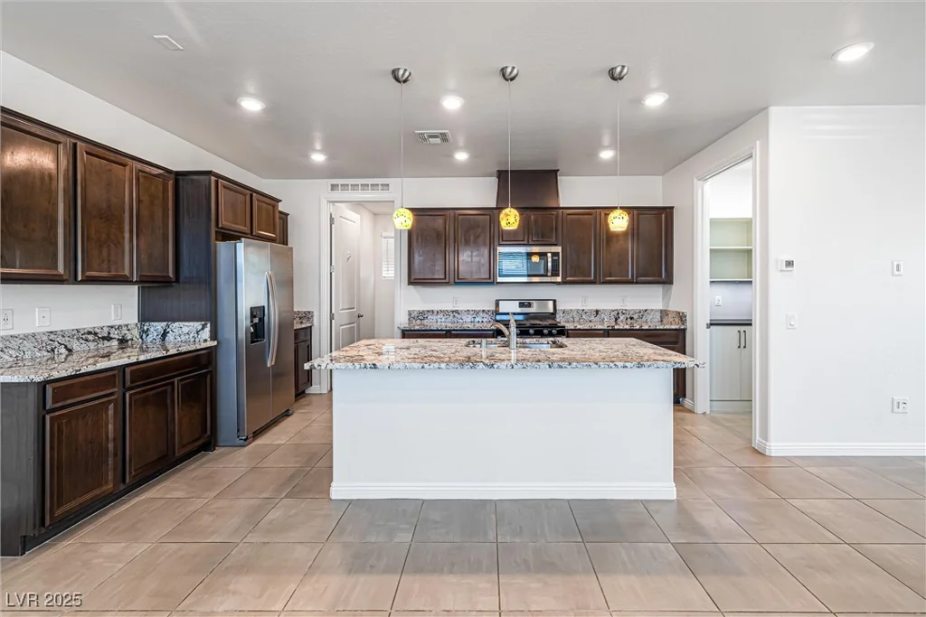 6704 Millbury, North Las Vegas, NV 89086
