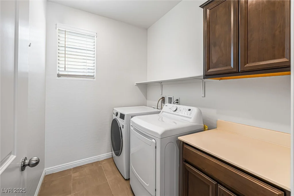 6704 Millbury, North Las Vegas, NV 89086