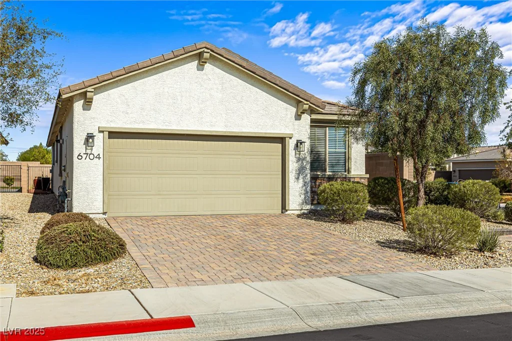 6704 Millbury, North Las Vegas, NV 89086