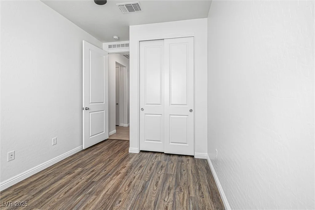 6704 Millbury, North Las Vegas, NV 89086