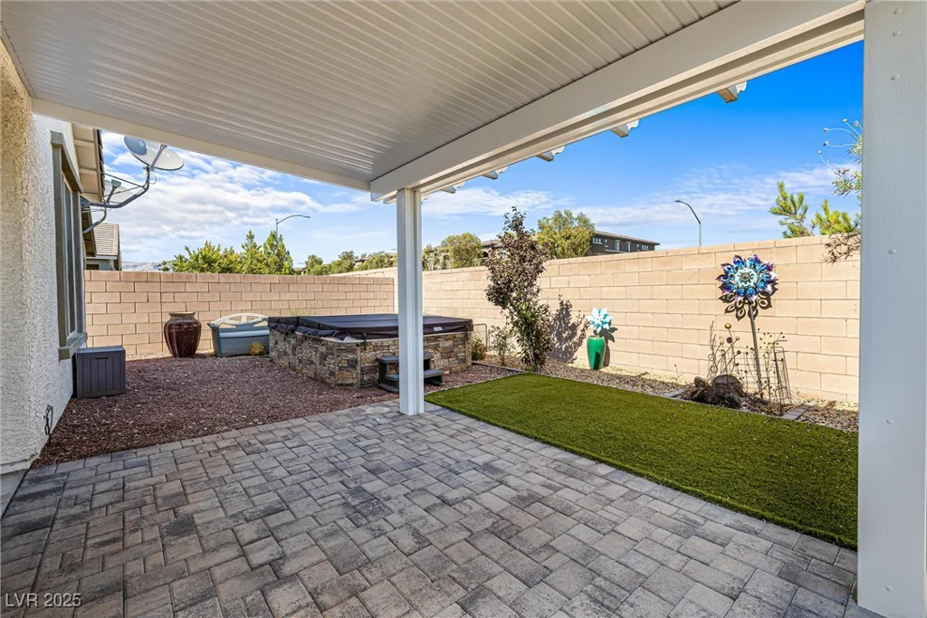 6704 Millbury, North Las Vegas, NV 89086
