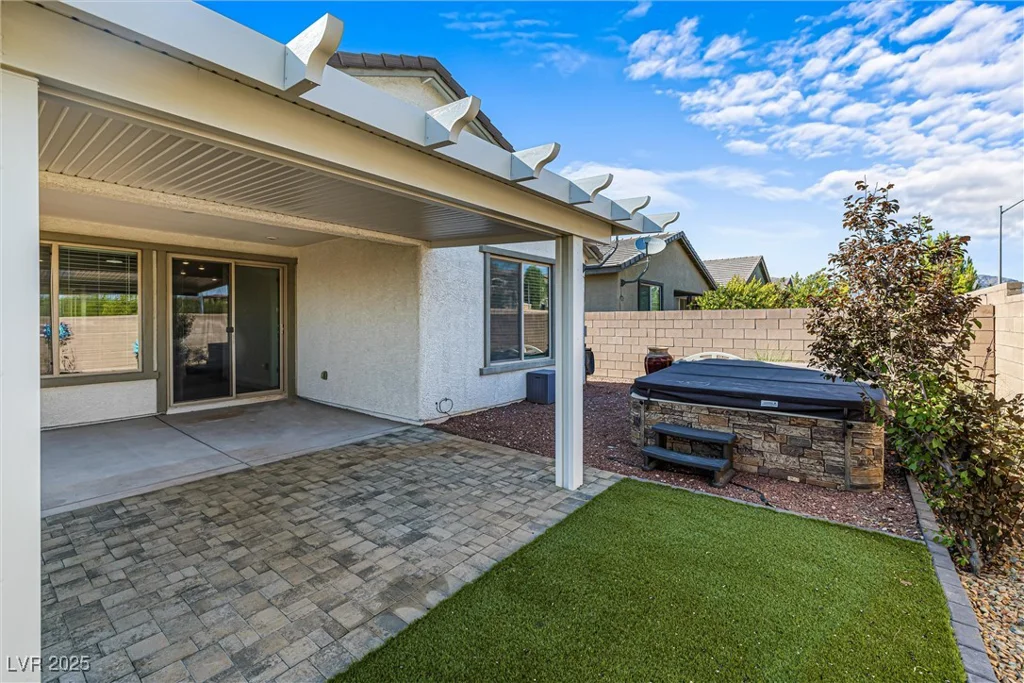 6704 Millbury, North Las Vegas, NV 89086
