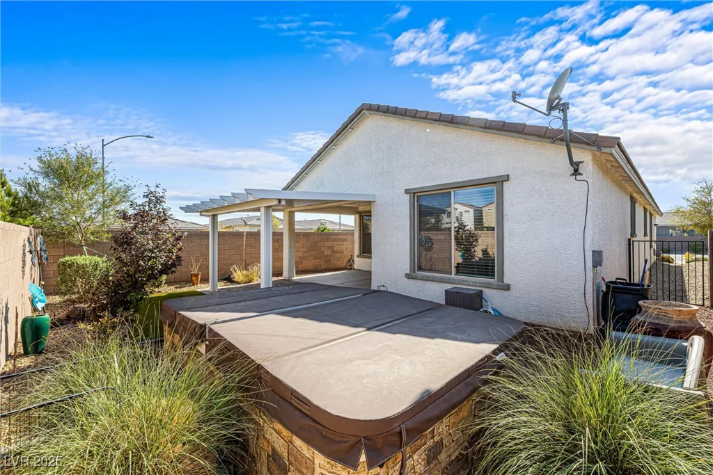 6704 Millbury, North Las Vegas, NV 89086