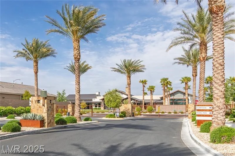 6704 Millbury, North Las Vegas, NV 89086
