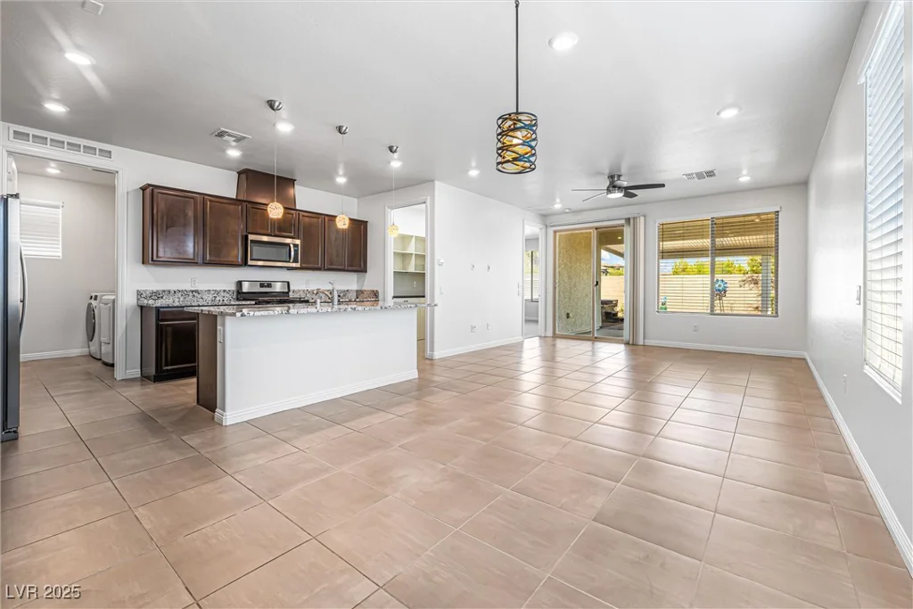 6704 Millbury, North Las Vegas, NV 89086