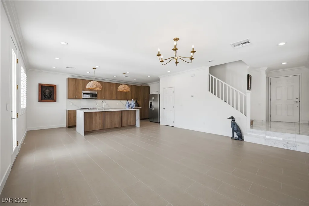 265 Rolling Springs, Las Vegas, NV 89148