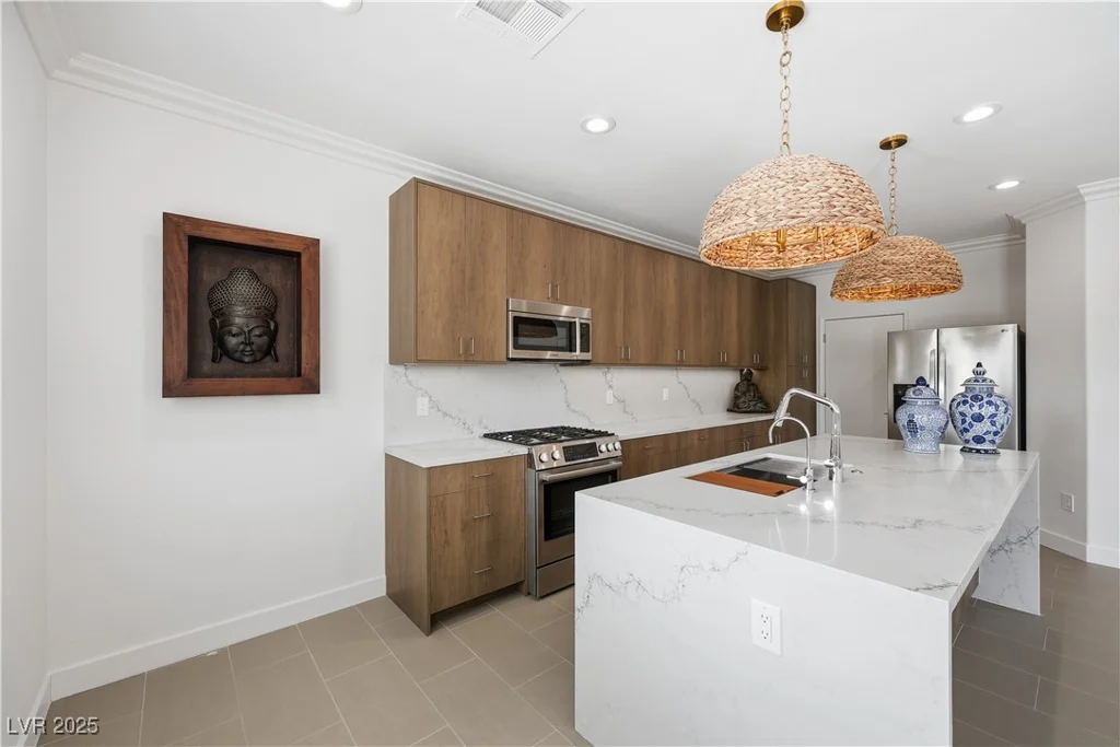 265 Rolling Springs, Las Vegas, NV 89148