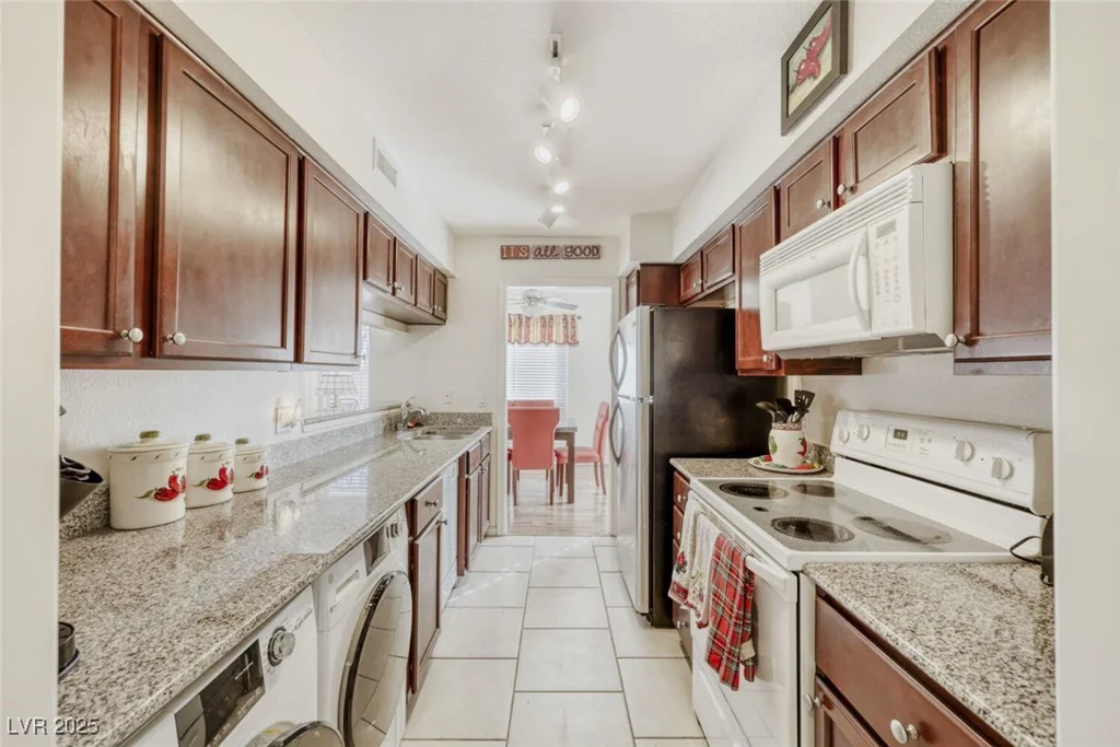 2807 Geary, Las Vegas, NV 89109