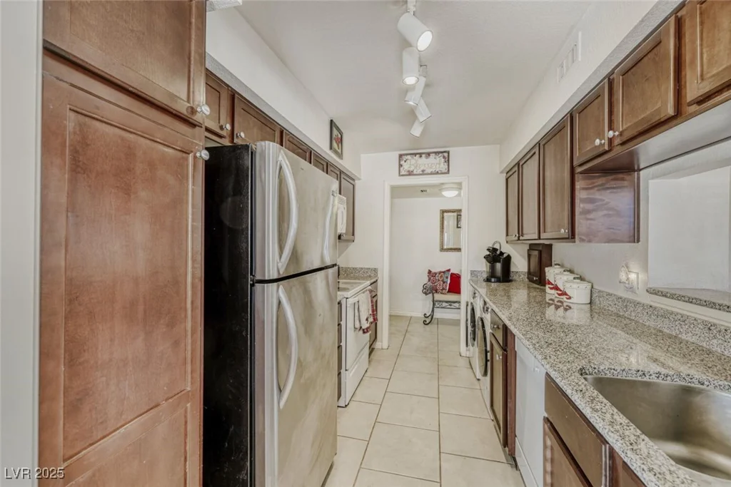 2807 Geary, Las Vegas, NV 89109