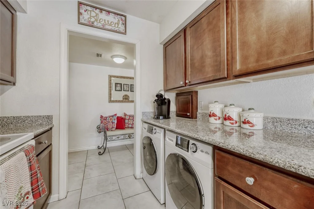 2807 Geary, Las Vegas, NV 89109