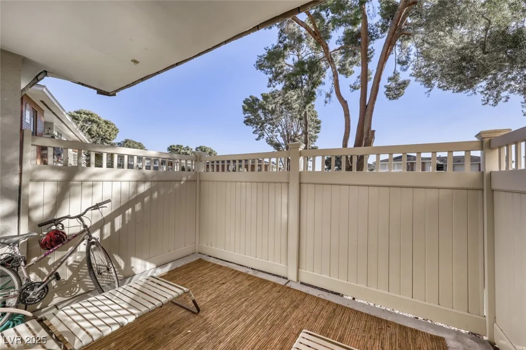 2807 Geary, Las Vegas, NV 89109