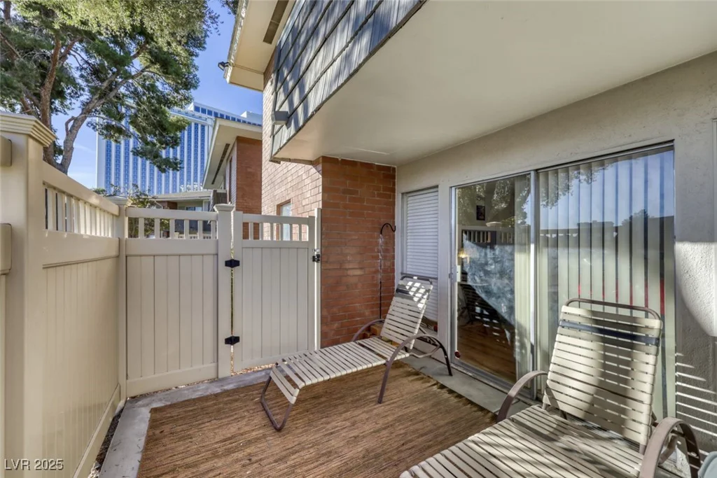 2807 Geary, Las Vegas, NV 89109