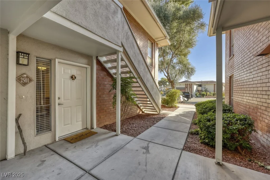 2807 Geary, Las Vegas, NV 89109