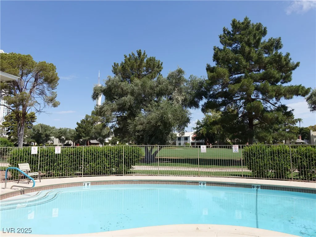 2807 Geary, Las Vegas, NV 89109