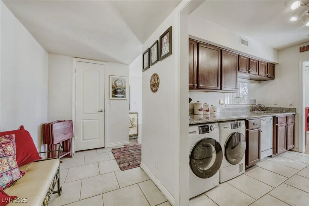 2807 Geary, Las Vegas, NV 89109