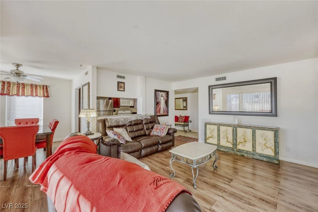 2807 Geary, Las Vegas, NV 89109
