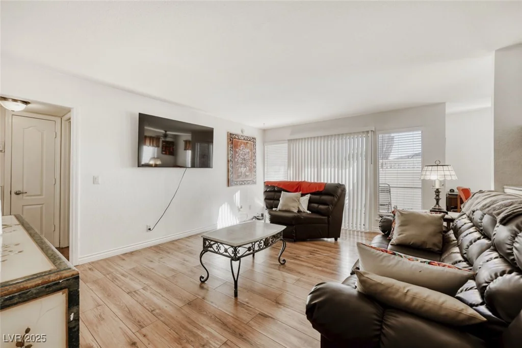 2807 Geary, Las Vegas, NV 89109