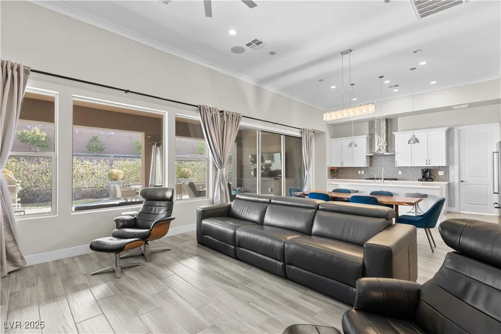 10107 Regency Square, Las Vegas, NV 89148